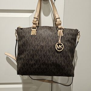 Michael Kors Jet Set Tote with strap